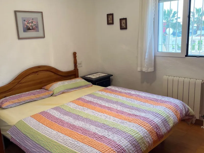 Villa con vistas al mar, piscina privada y apartamento independiente en Benissa