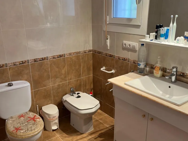 Villa con vistas al mar, piscina privada y apartamento independiente en Benissa