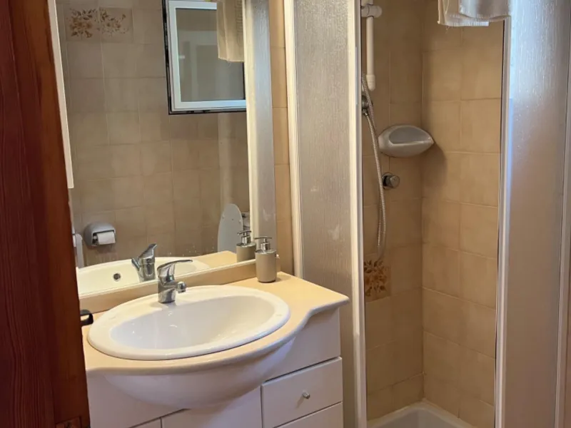 Villa con vistas al mar, piscina privada y apartamento independiente en Benissa