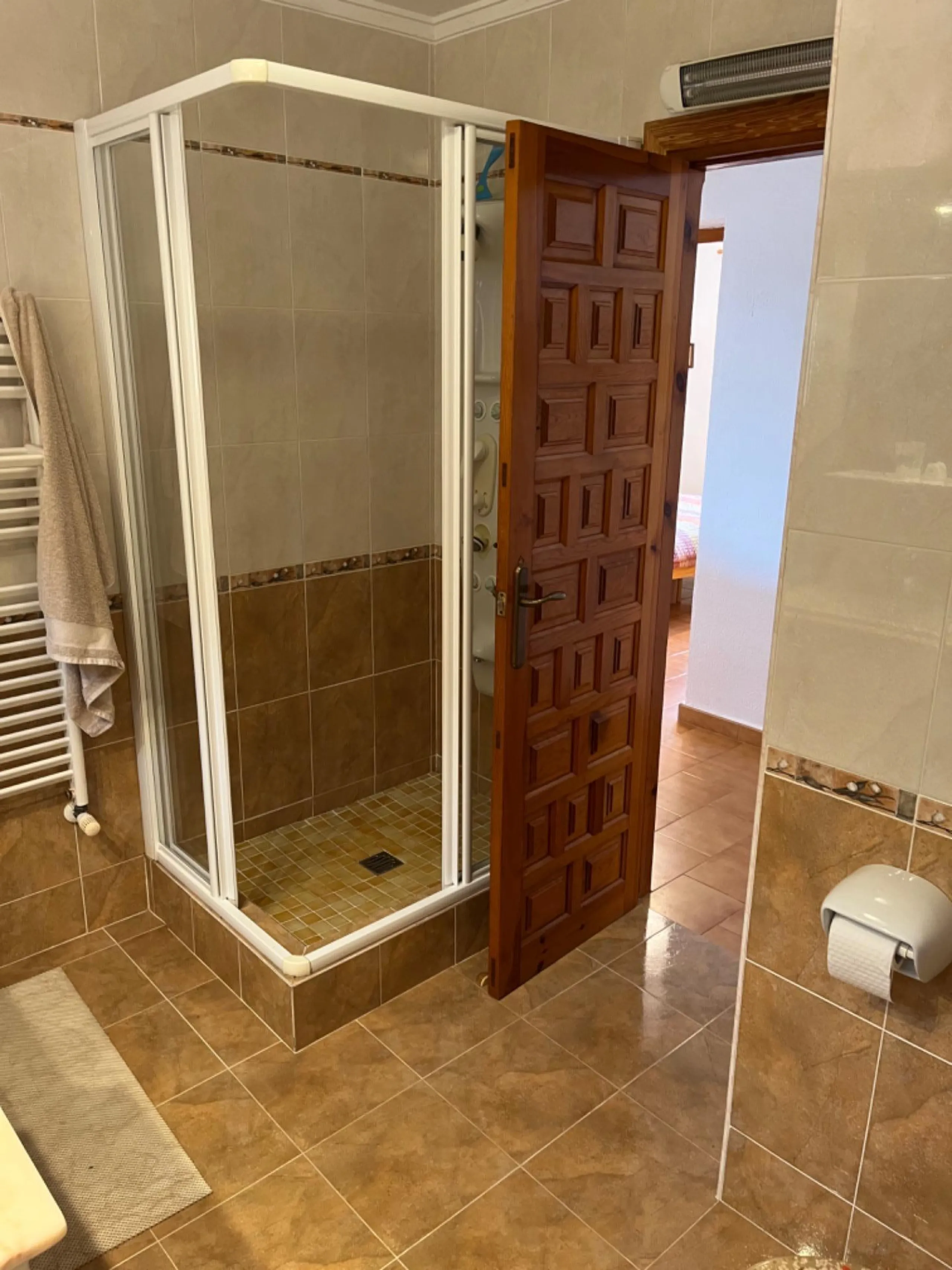 Villa con vistas al mar, piscina privada y apartamento independiente en Benissa