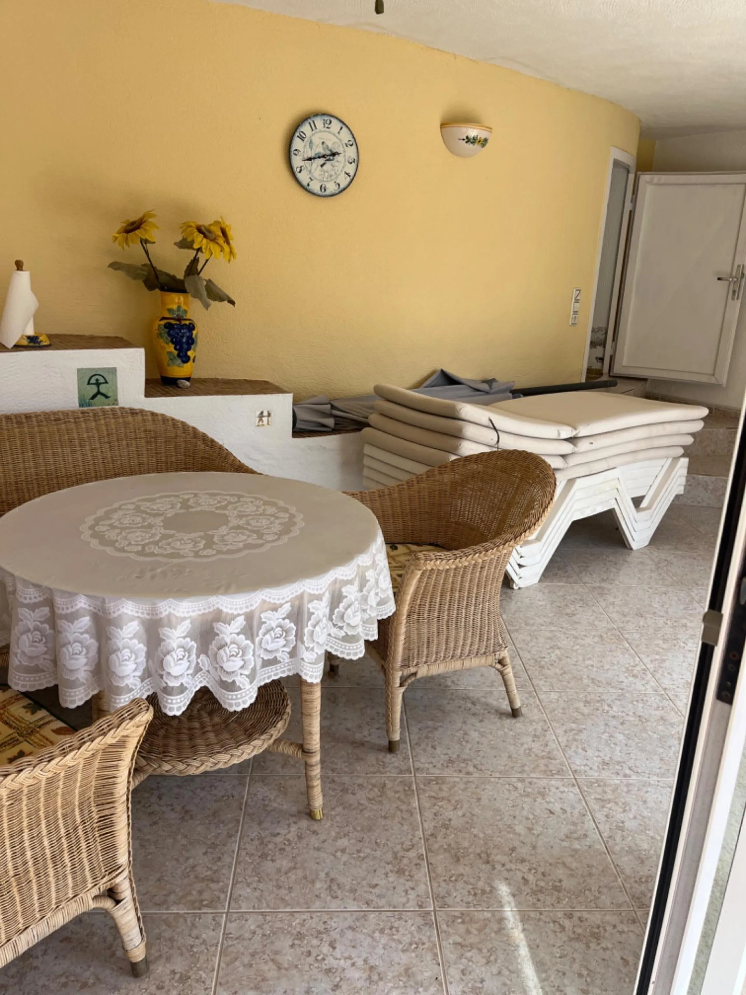 Villa con vistas al mar, piscina privada y apartamento independiente en Benissa