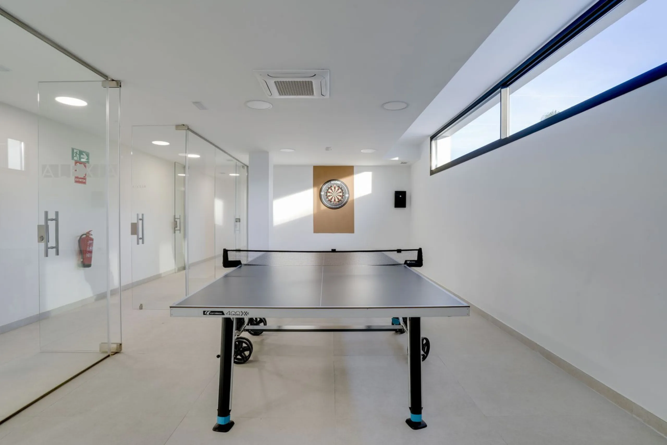 Modernes Apartment mit 3 Schlafzimmern und außergewöhnlicher privater Terrasse mit 85 m² – Las Mesas, Estepona