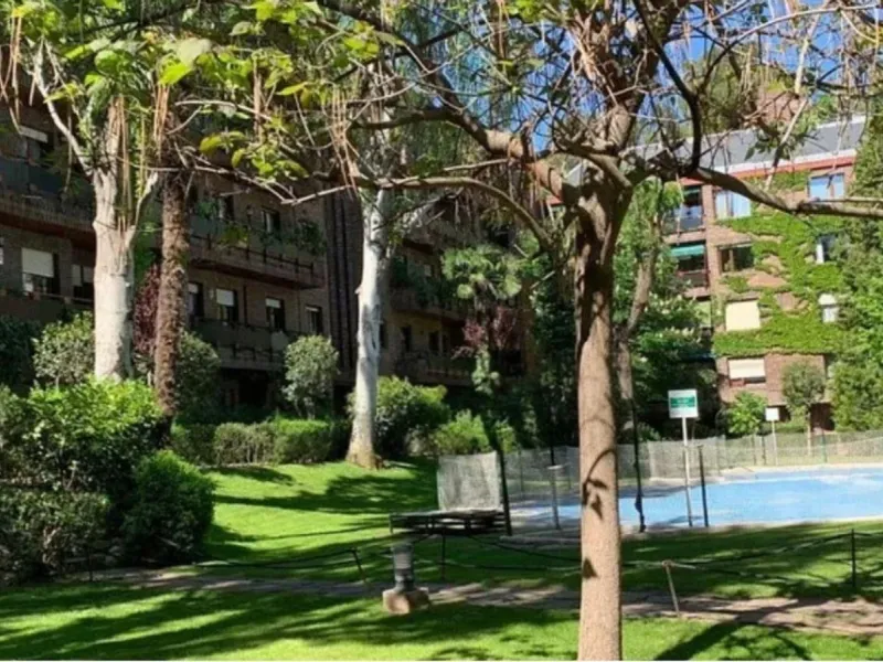 Ático dúplex de lujo con terraza y piscina privada en Sarria, Barcelona