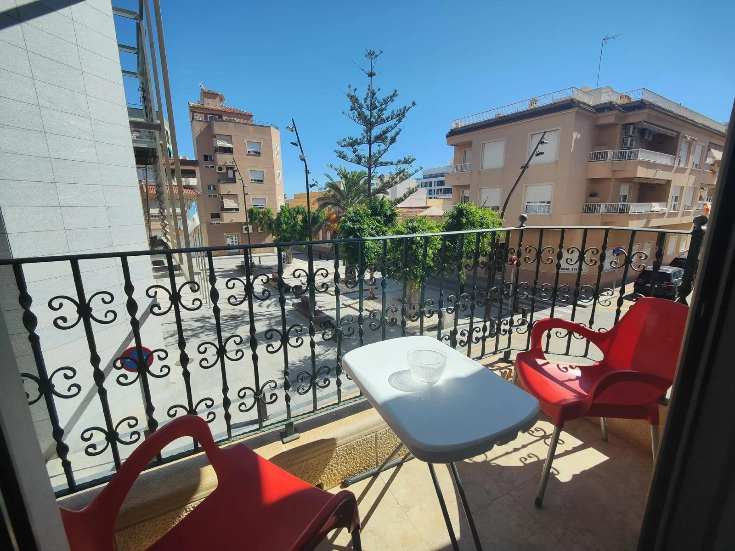 Apartamento Luminoso y Espacioso en La Mata, Torrevieja - ¡A solo 50 metros del Mar!