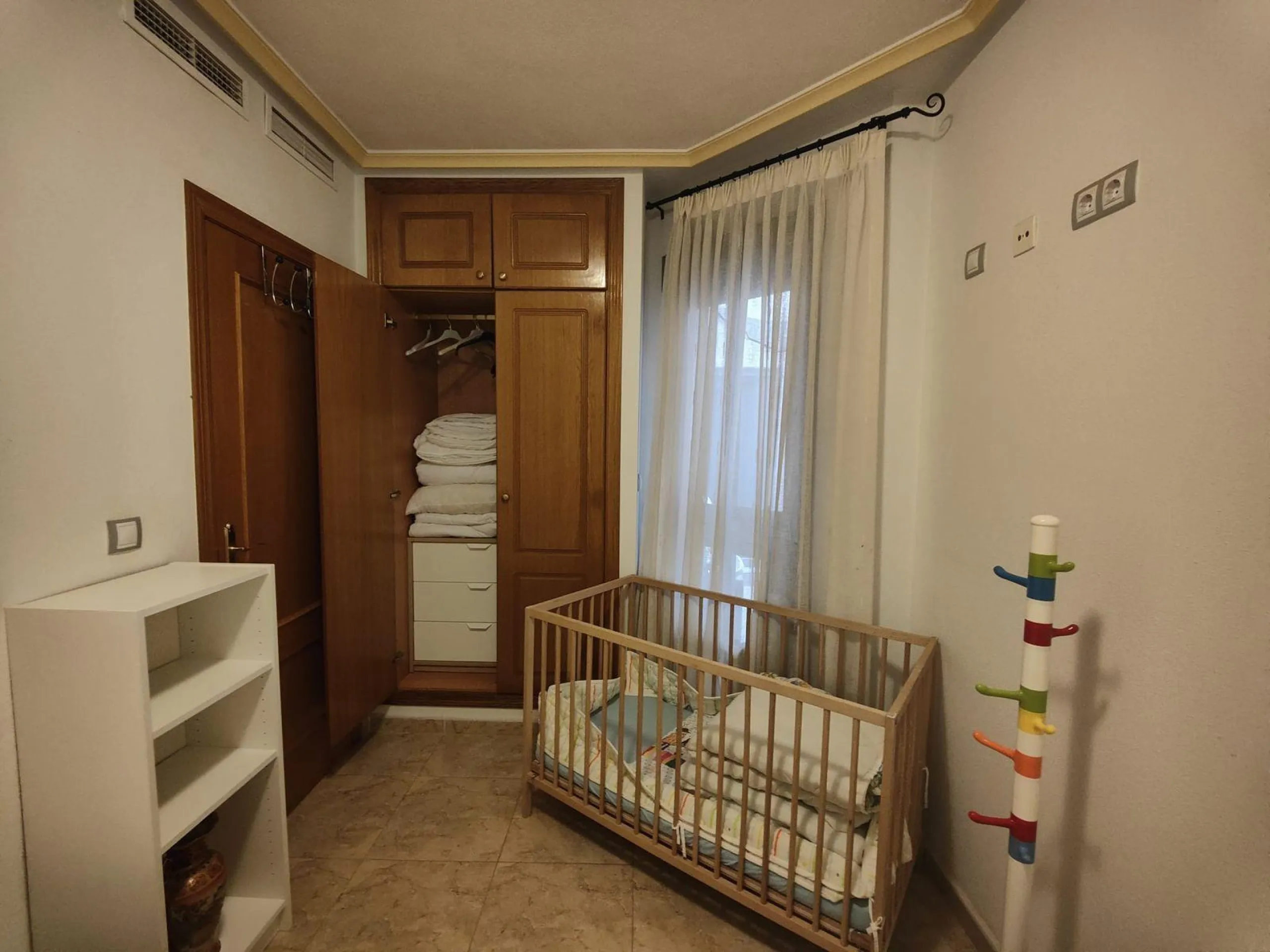 Apartamento Luminoso y Espacioso en La Mata, Torrevieja - ¡A solo 50 metros del Mar!