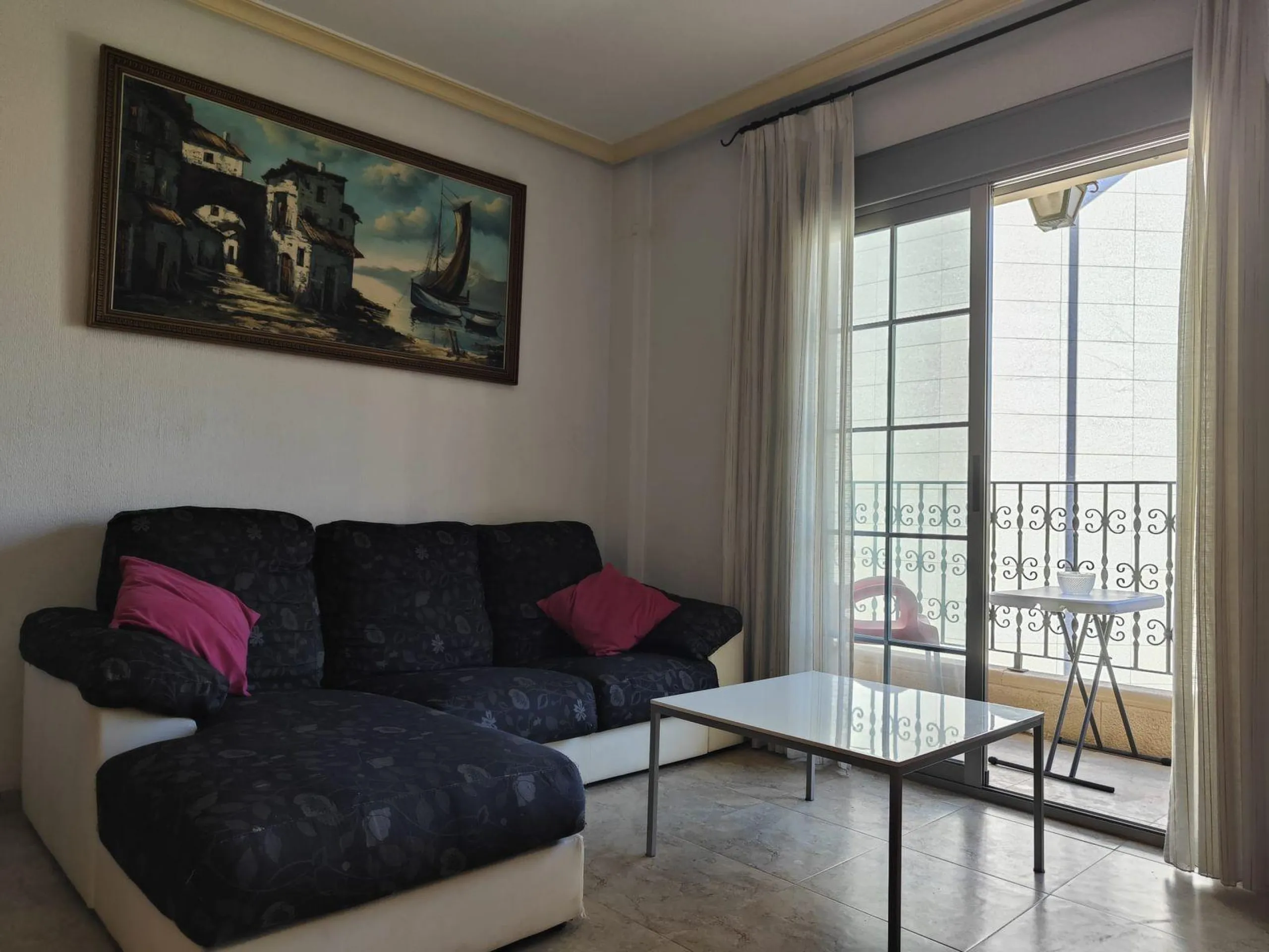 Apartamento Luminoso y Espacioso en La Mata, Torrevieja - ¡A solo 50 metros del Mar!