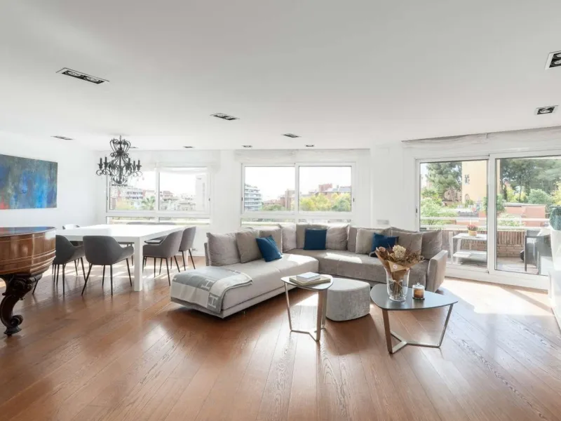 Ático dúplex con gran terraza y piscina privada en Sarria, Barcelona