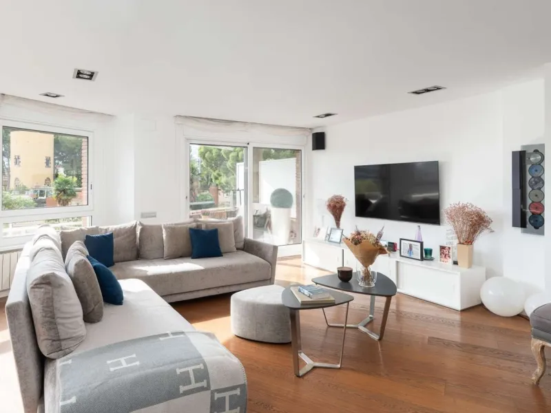 Ático dúplex con gran terraza y piscina privada en Sarria, Barcelona
