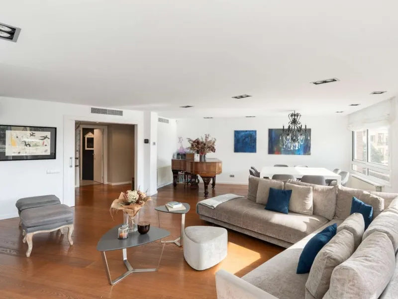 Ático dúplex con gran terraza y piscina privada en Sarria, Barcelona