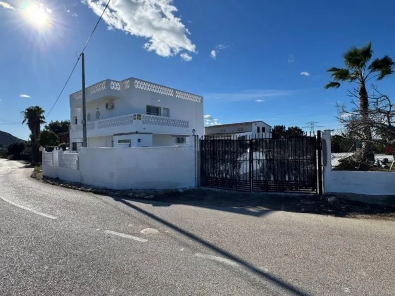 GRAN CHALET EN LOS CAMPOS DE GRANJA DE ROCAMORA, 10 HAB, 4 BAÑOS