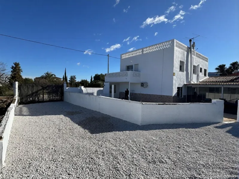 GRAN CHALET EN LOS CAMPOS DE GRANJA DE ROCAMORA, 10 HAB, 4 BAÑOS