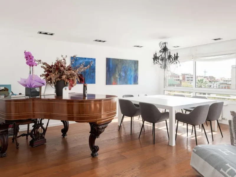 Ático dúplex con gran terraza y piscina privada en Sarria, Barcelona