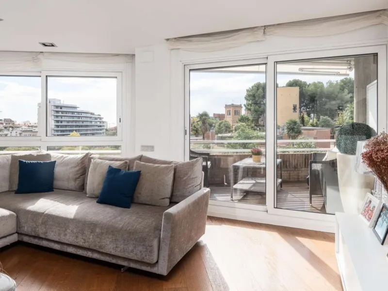 Ático dúplex con gran terraza y piscina privada en Sarria, Barcelona