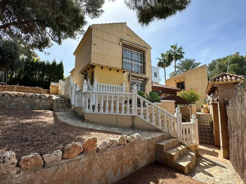 LUXURY DETACHED VILLA WITH PRIVATE POOL IN LOS BALCONES — LARGE PLOT & FULL PRIVACY