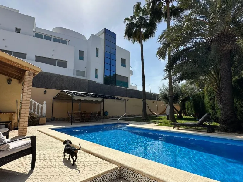 LUXURY DETACHED VILLA WITH PRIVATE POOL IN LOS BALCONES — LARGE PLOT & FULL PRIVACY