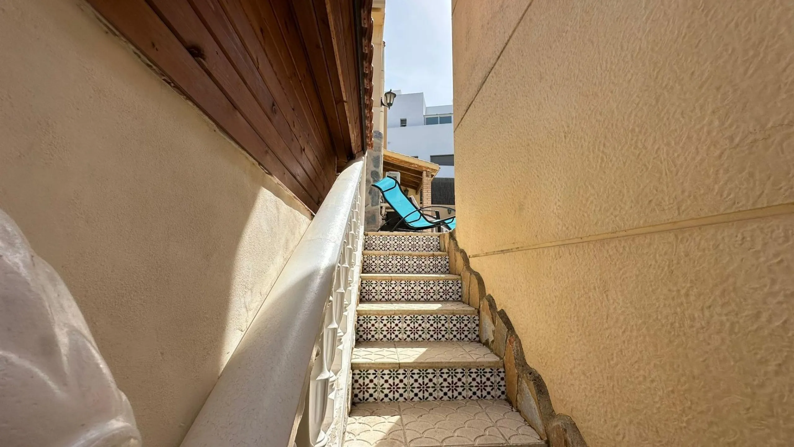 LUXURY DETACHED VILLA WITH PRIVATE POOL IN LOS BALCONES — LARGE PLOT & FULL PRIVACY