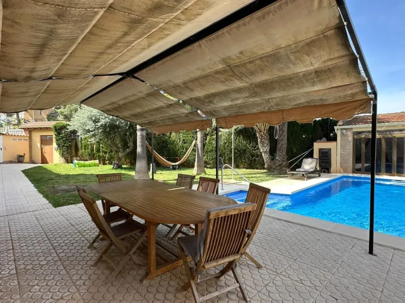 LUXURY DETACHED VILLA WITH PRIVATE POOL IN LOS BALCONES — LARGE PLOT & FULL PRIVACY