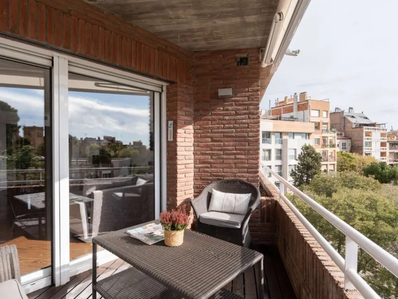 Ático dúplex con gran terraza y piscina privada en Sarria, Barcelona