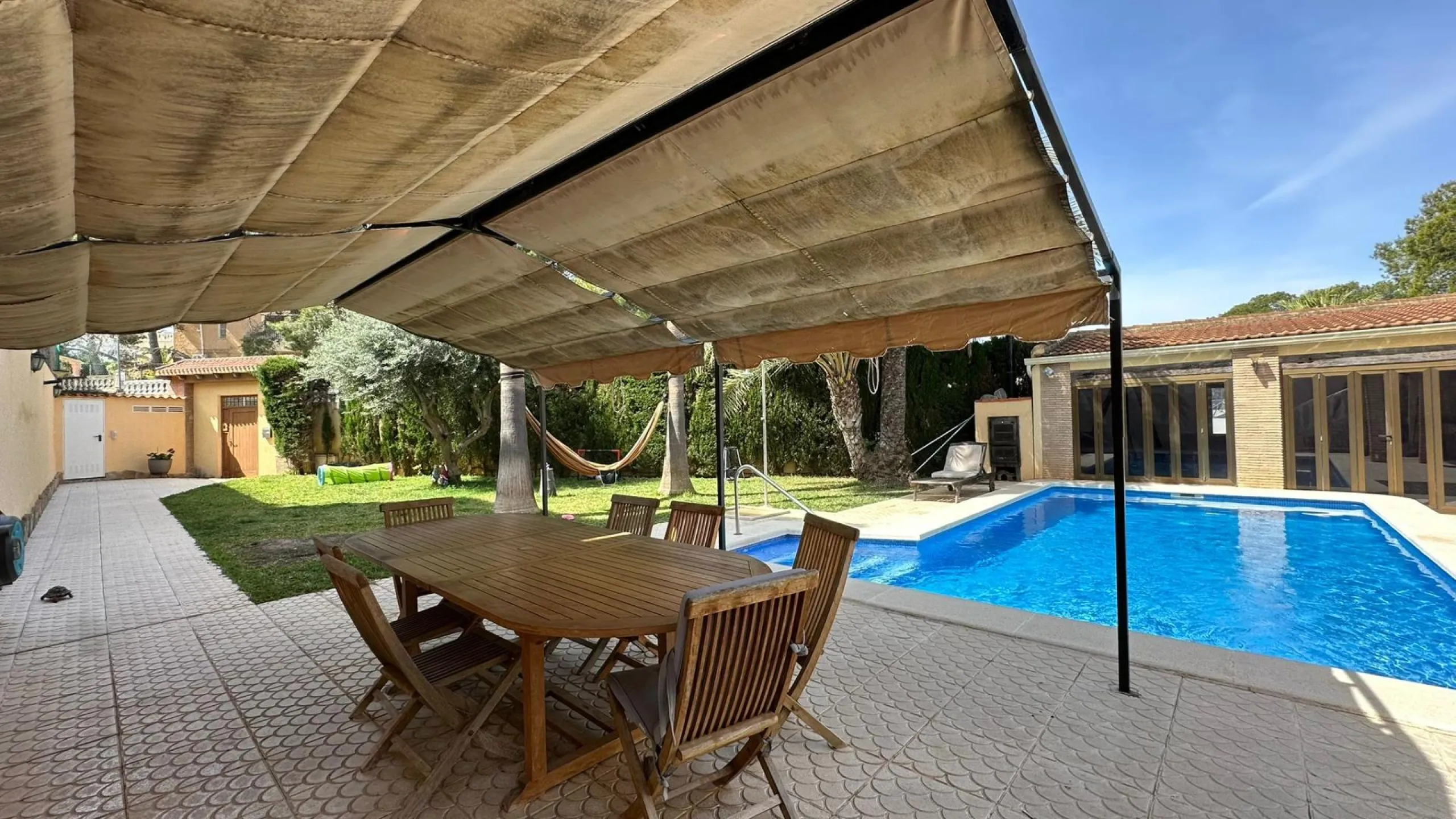 LUXURY DETACHED VILLA WITH PRIVATE POOL IN LOS BALCONES — LARGE PLOT & FULL PRIVACY