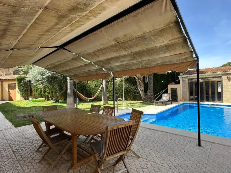 LUXURY DETACHED VILLA WITH PRIVATE POOL IN LOS BALCONES — LARGE PLOT & FULL PRIVACY