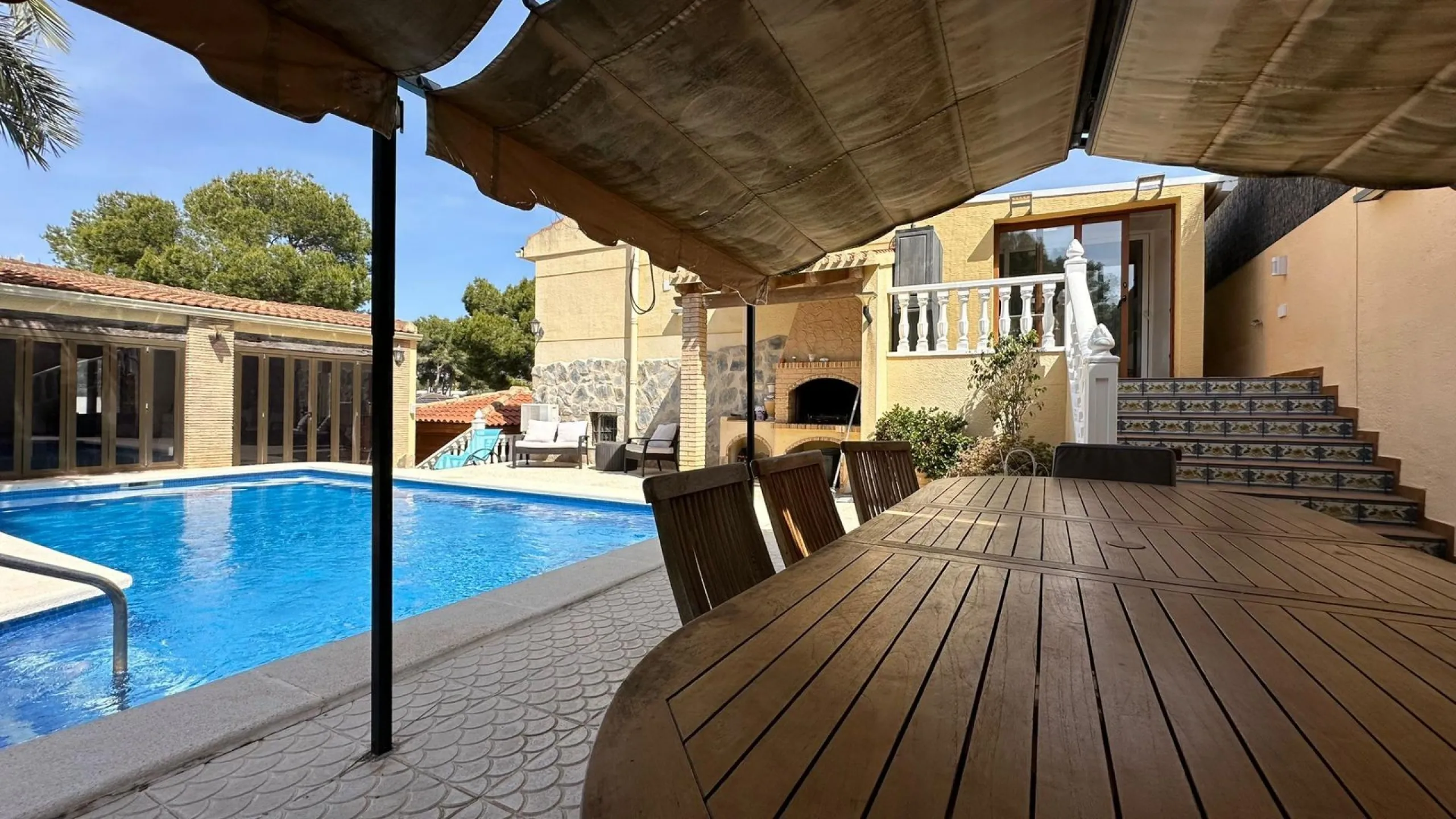 LUXURY DETACHED VILLA WITH PRIVATE POOL IN LOS BALCONES — LARGE PLOT & FULL PRIVACY