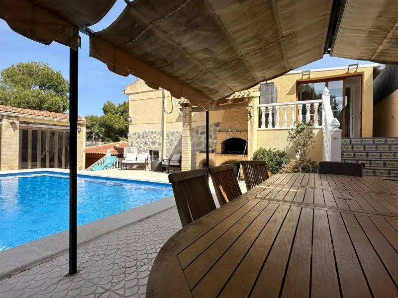 LUXURY DETACHED VILLA WITH PRIVATE POOL IN LOS BALCONES — LARGE PLOT & FULL PRIVACY