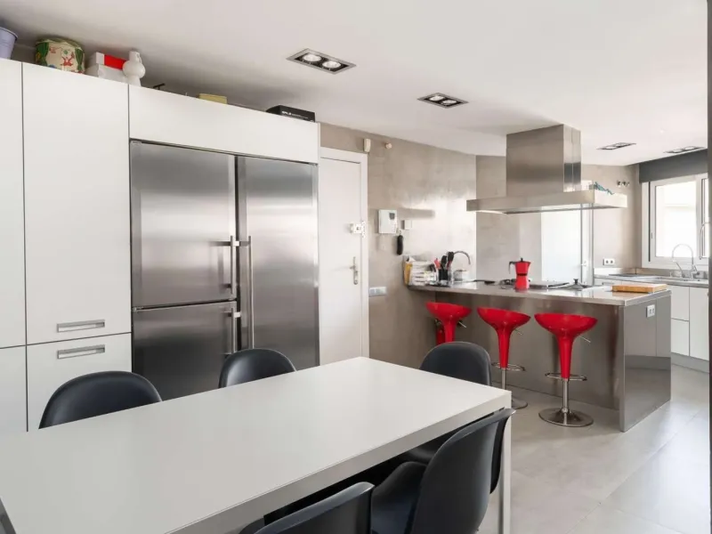 Ático dúplex con gran terraza y piscina privada en Sarria, Barcelona