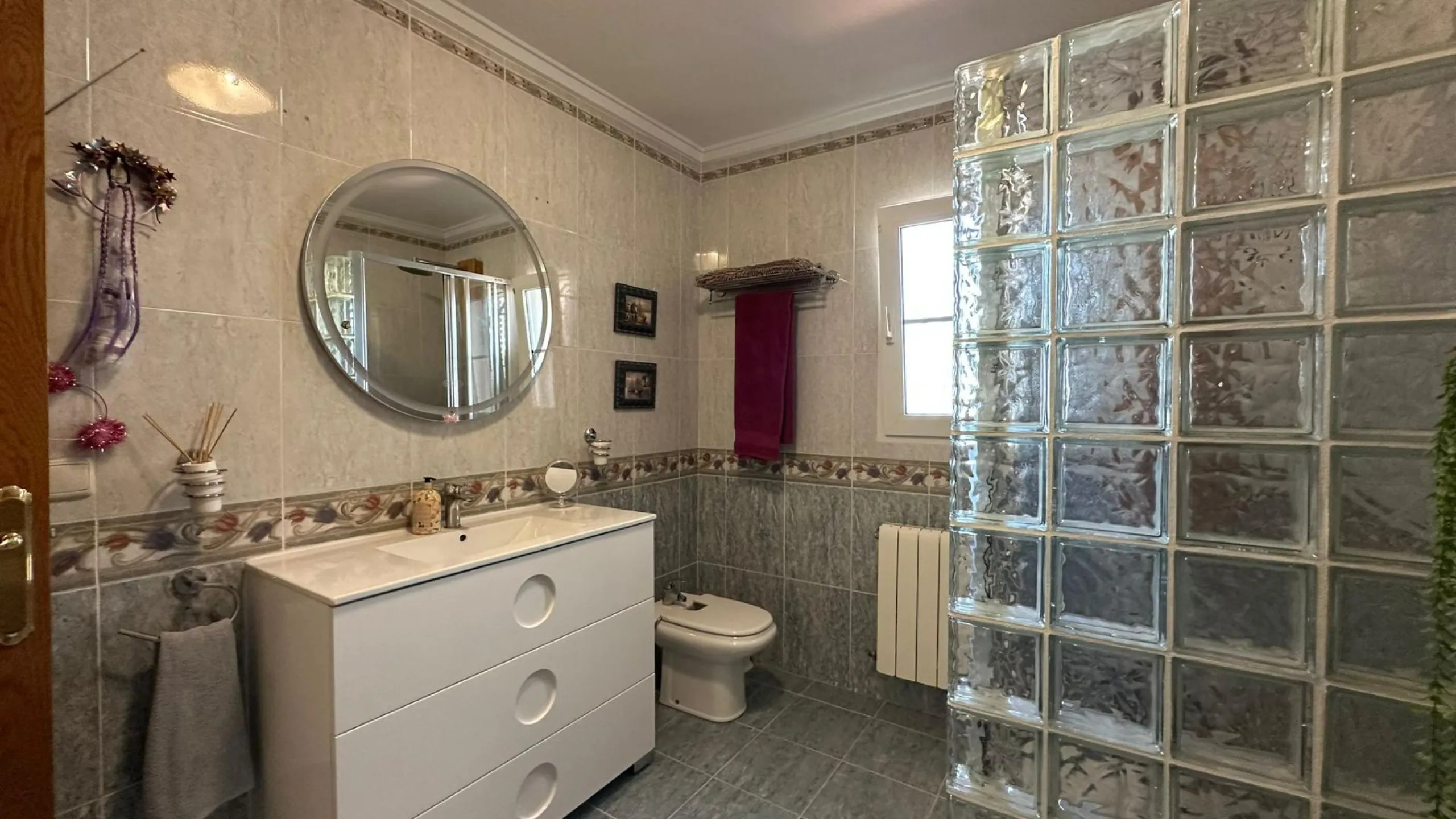 LUXURY DETACHED VILLA WITH PRIVATE POOL IN LOS BALCONES — LARGE PLOT & FULL PRIVACY