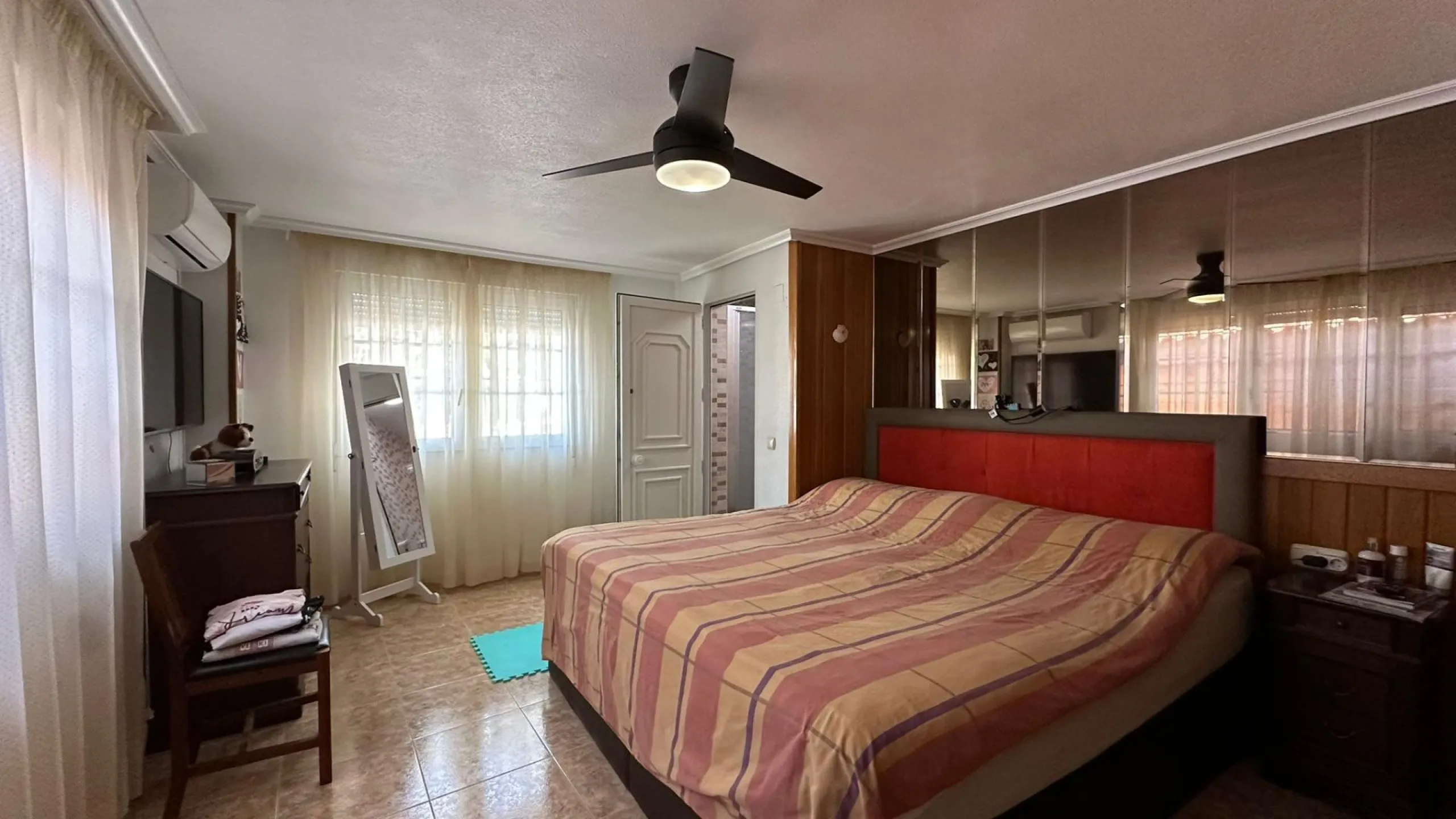 LUXURY DETACHED VILLA WITH PRIVATE POOL IN LOS BALCONES — LARGE PLOT & FULL PRIVACY