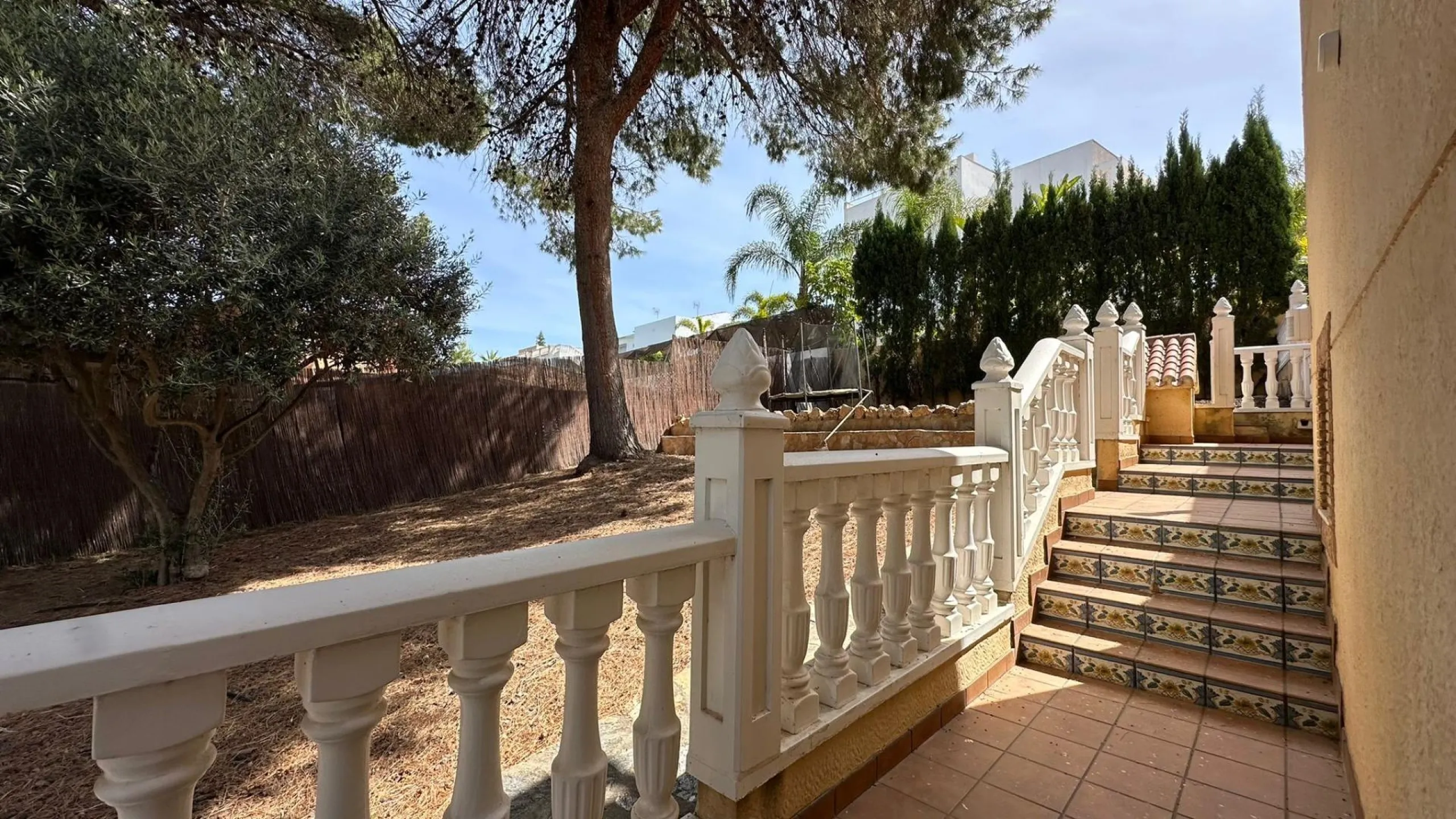 LUXURY DETACHED VILLA WITH PRIVATE POOL IN LOS BALCONES — LARGE PLOT & FULL PRIVACY