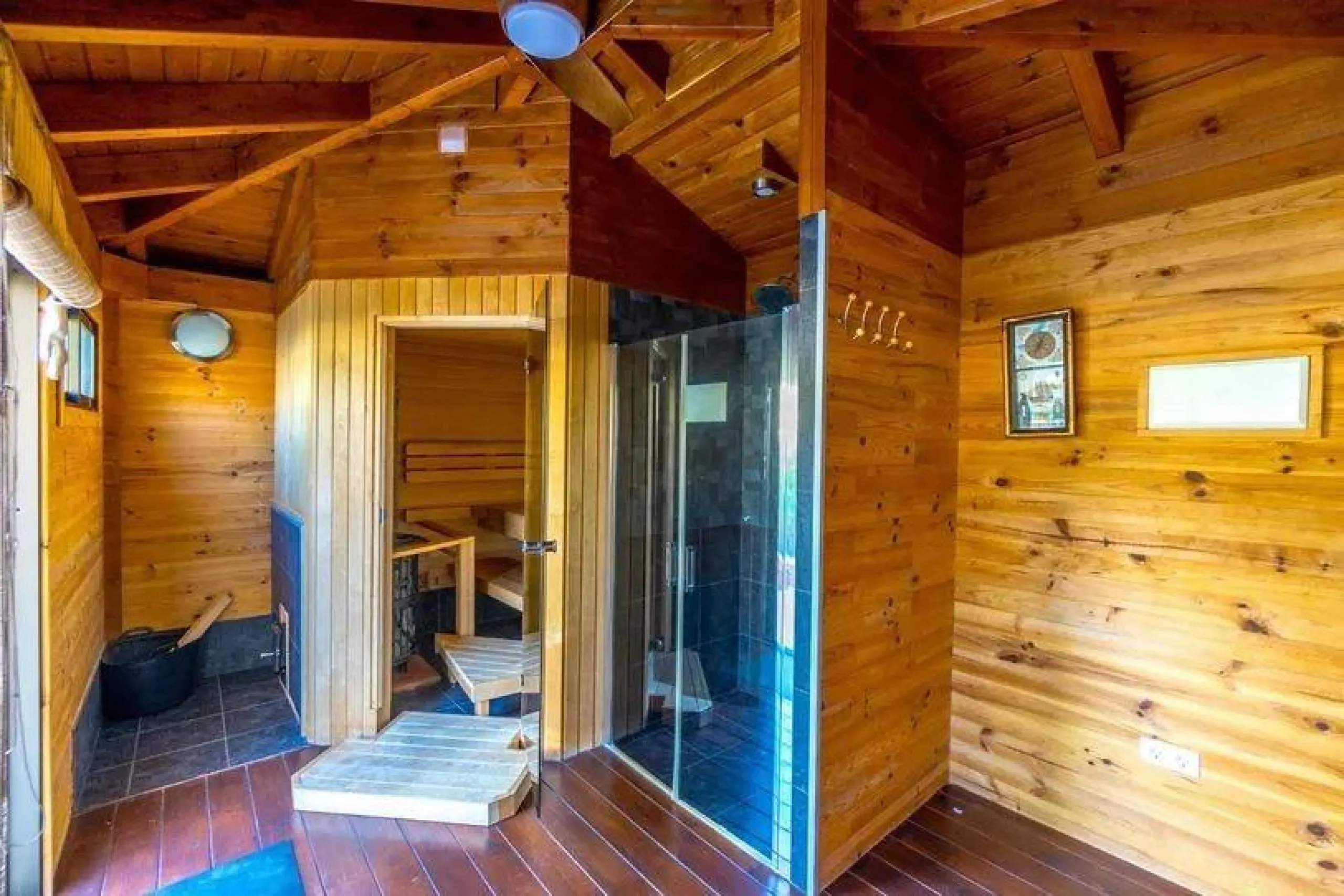 LUXURY DETACHED VILLA WITH PRIVATE POOL IN LOS BALCONES — LARGE PLOT & FULL PRIVACY