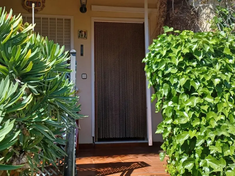 3 BEDROOM, 2 BATHROOM TOWNHOUSE WITH POOL IN ORIHUELA COSTA