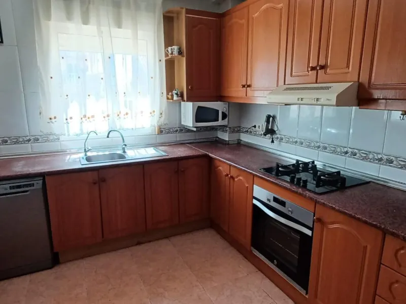 3 BEDROOM, 2 BATHROOM TOWNHOUSE WITH POOL IN ORIHUELA COSTA