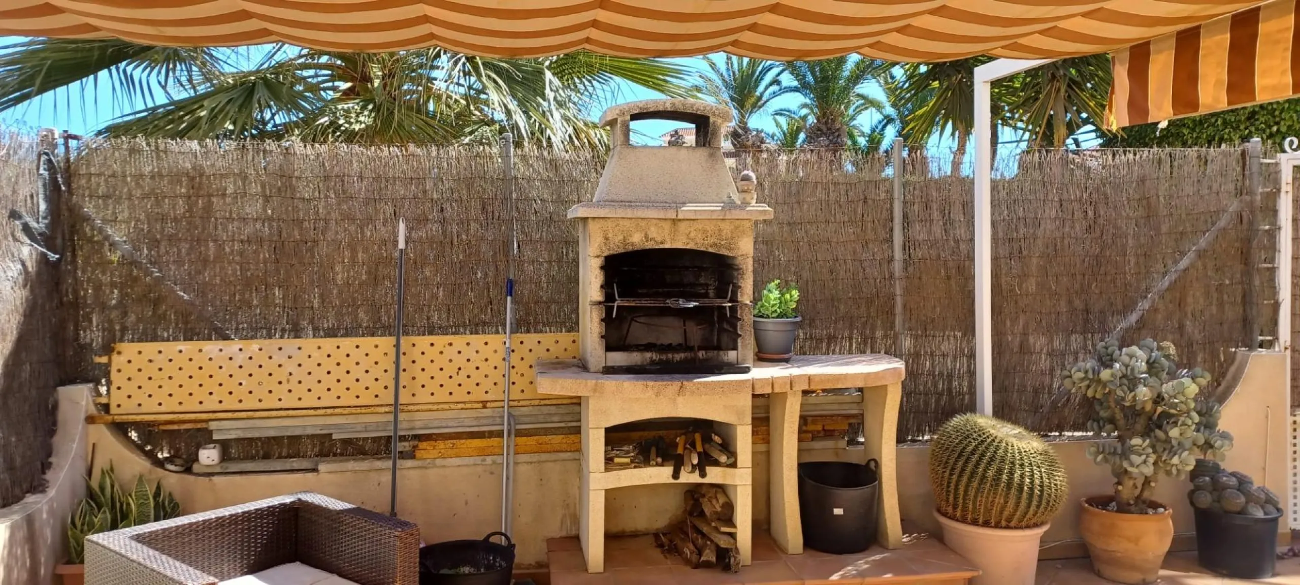 3 BEDROOM, 2 BATHROOM TOWNHOUSE WITH POOL IN ORIHUELA COSTA