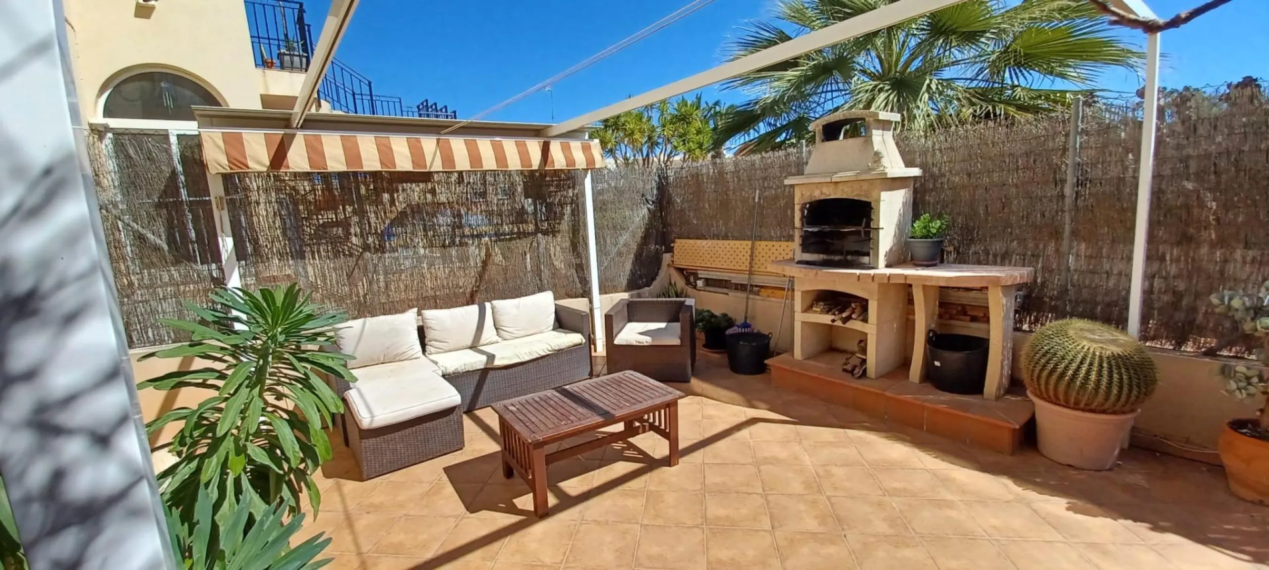 3 BEDROOM, 2 BATHROOM TOWNHOUSE WITH POOL IN ORIHUELA COSTA