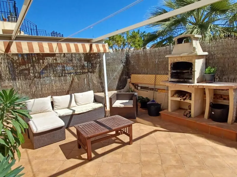 3 BEDROOM, 2 BATHROOM TOWNHOUSE WITH POOL IN ORIHUELA COSTA