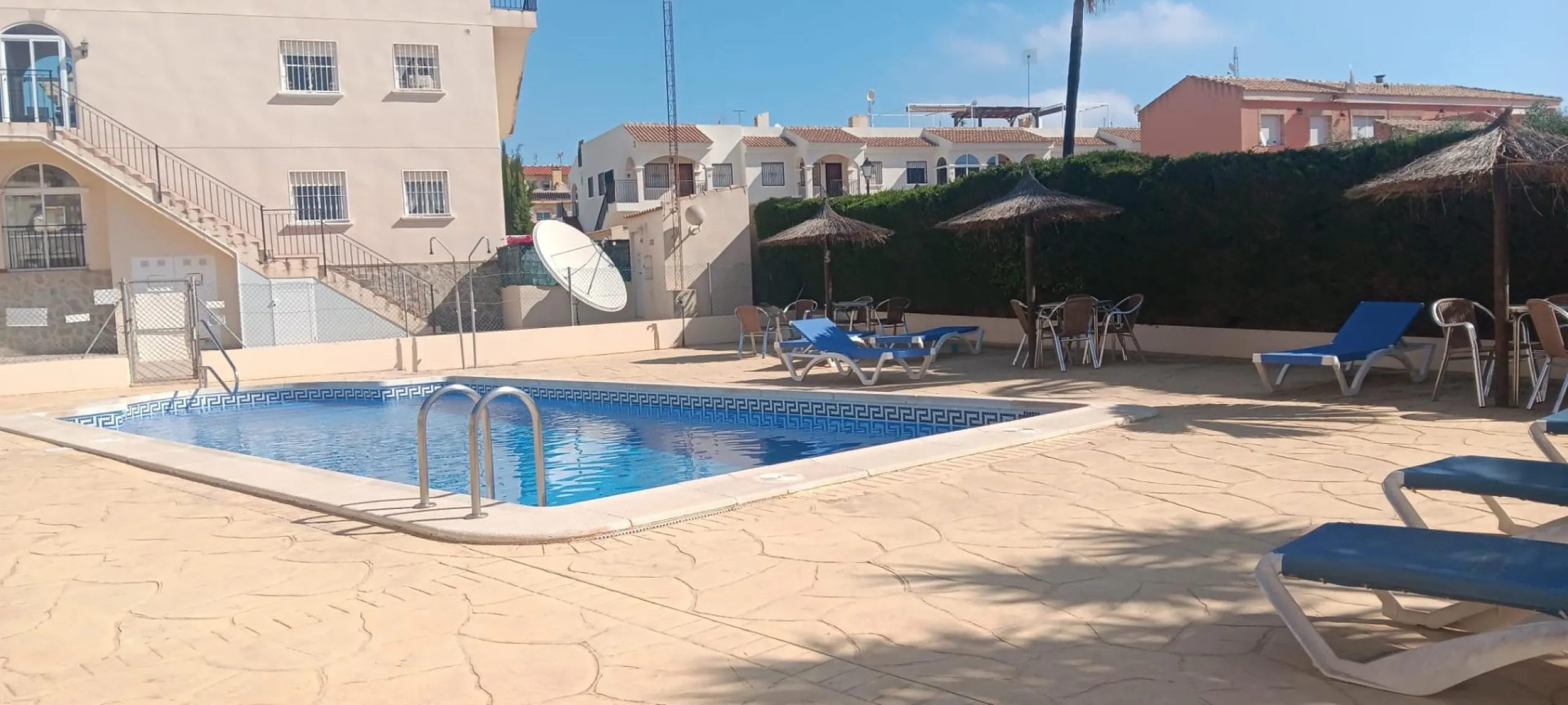 3 BEDROOM, 2 BATHROOM TOWNHOUSE WITH POOL IN ORIHUELA COSTA