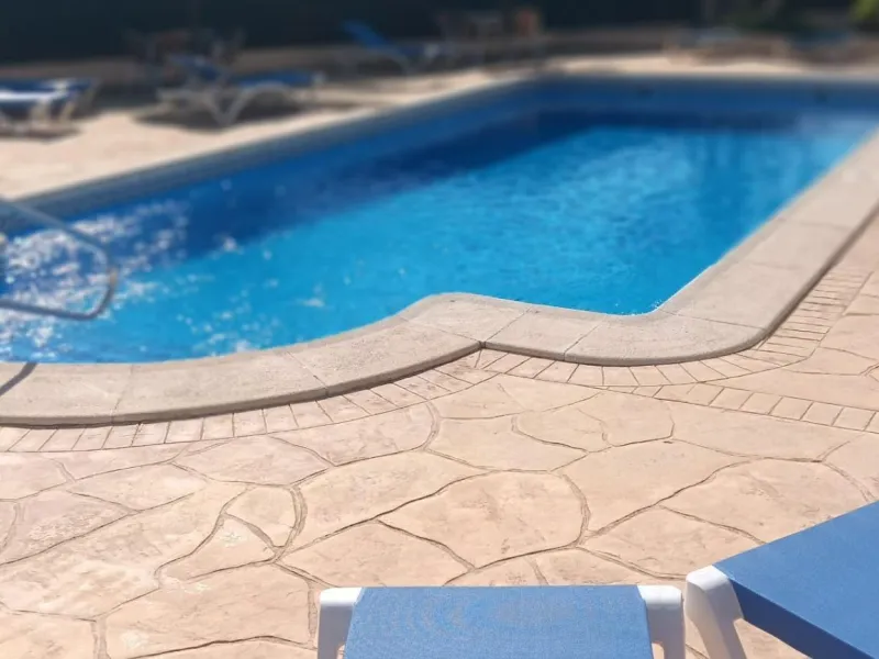 3 BEDROOM, 2 BATHROOM TOWNHOUSE WITH POOL IN ORIHUELA COSTA