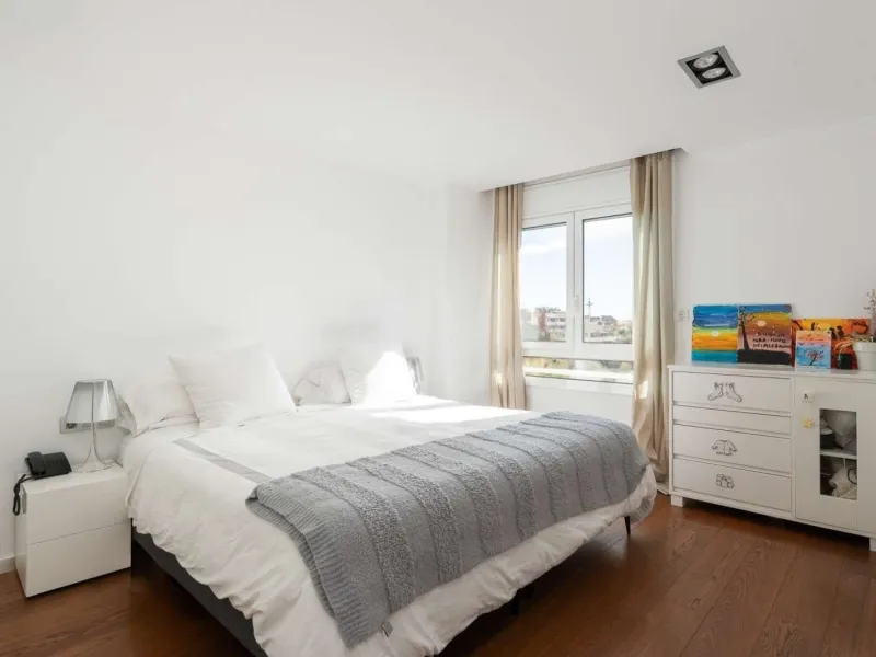 Ático dúplex con gran terraza y piscina privada en Sarria, Barcelona