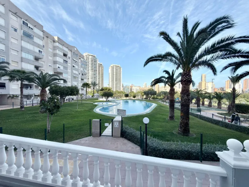 🌴 PLANTA BAJA CON GRAN TERRAZA Y VISTAS A PISCINA A 700 M DEL MAR EN LA CALA DE VILLAJOYOSA