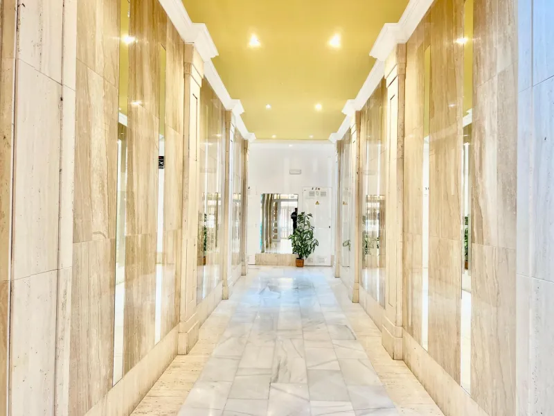 IMPECABLE VIVIENDA DE 2 HABITACIONES + PARKING EN PLENA AVENIDA DE LAS HABANERAS, A TAN SOLO 450m DE LA PLAYA