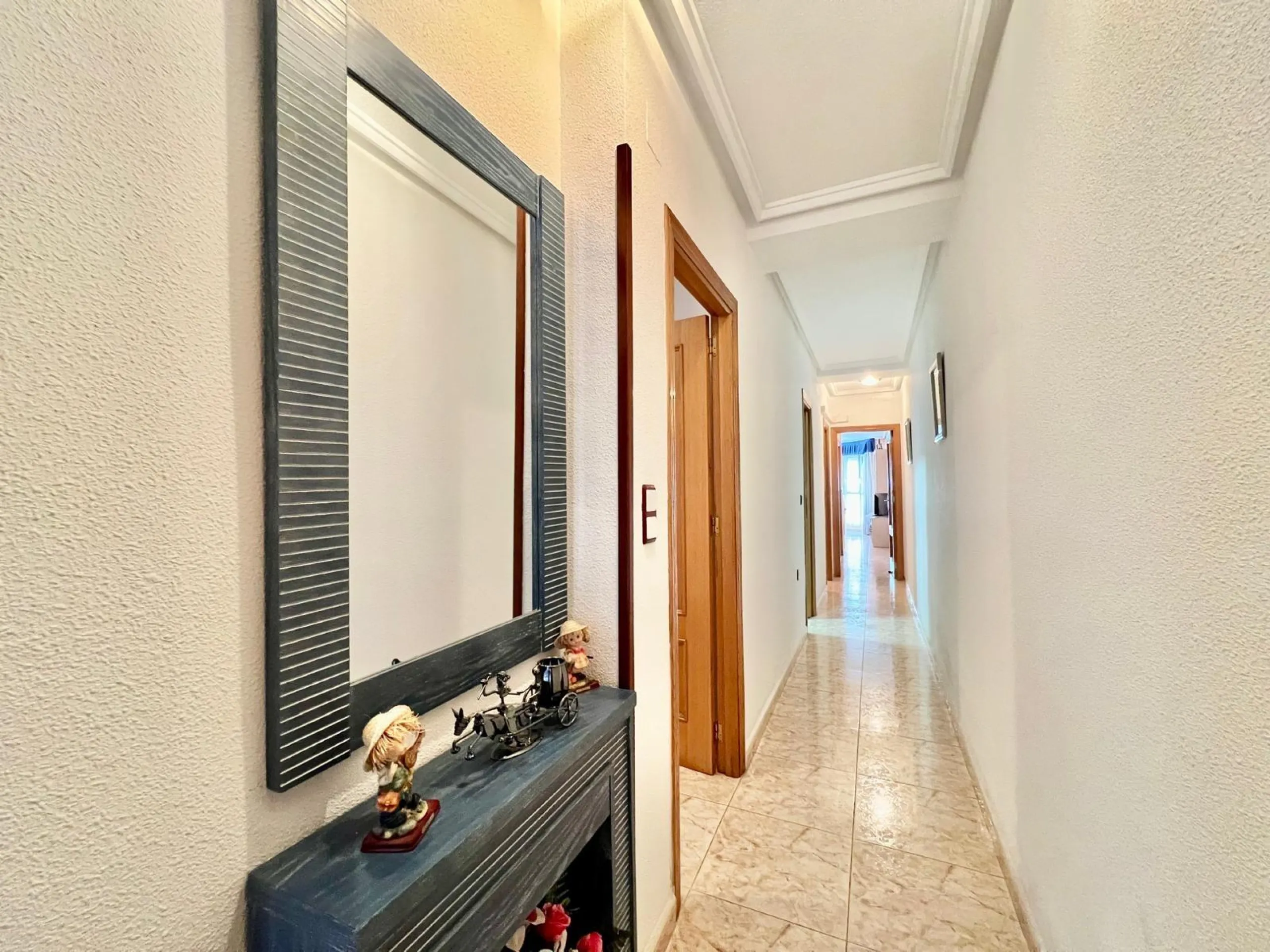 IMPECABLE VIVIENDA DE 2 HABITACIONES + PARKING EN PLENA AVENIDA DE LAS HABANERAS, A TAN SOLO 450m DE LA PLAYA