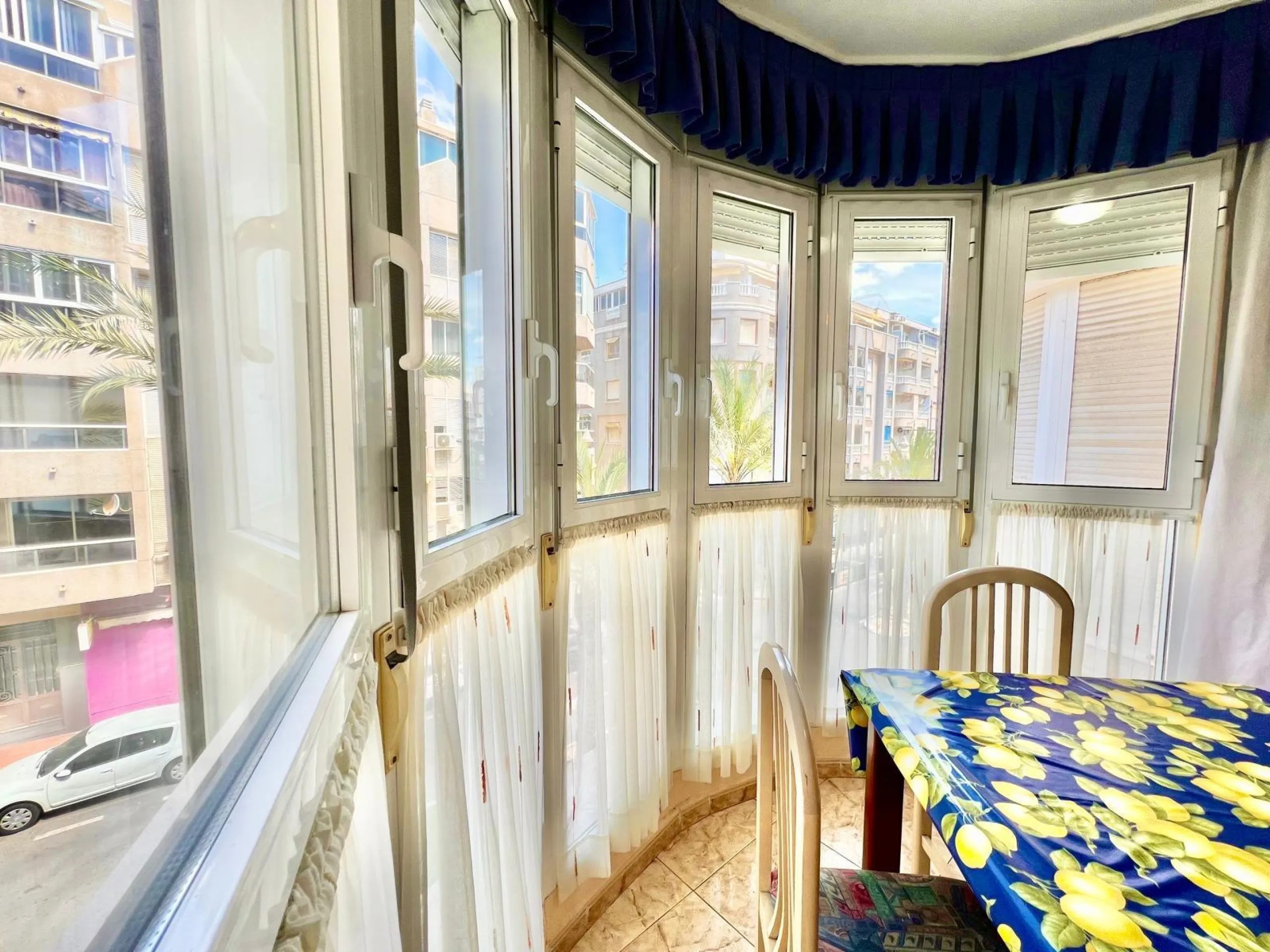 IMPECABLE VIVIENDA DE 2 HABITACIONES + PARKING EN PLENA AVENIDA DE LAS HABANERAS, A TAN SOLO 450m DE LA PLAYA