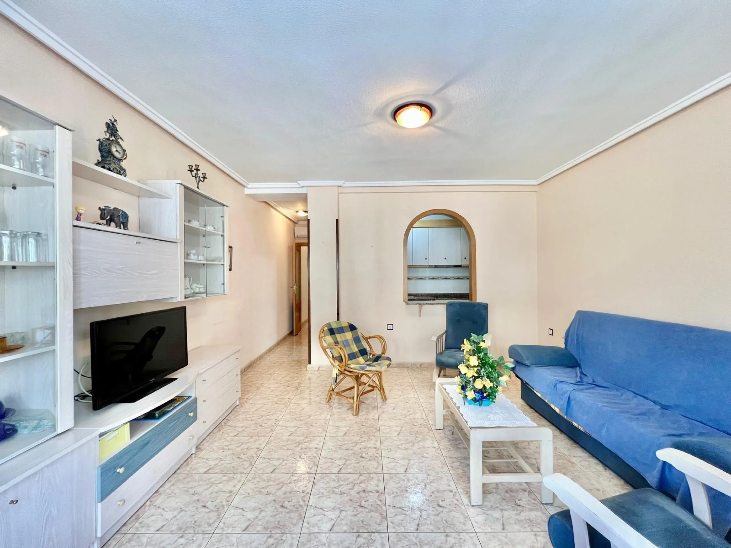 IMPECABLE VIVIENDA DE 2 HABITACIONES + PARKING EN PLENA AVENIDA DE LAS HABANERAS, A TAN SOLO 450m DE LA PLAYA