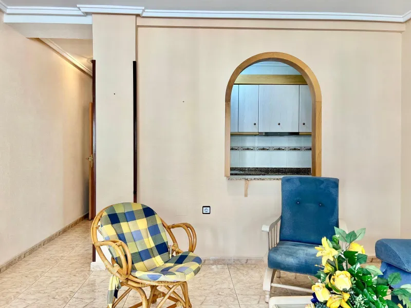 IMPECABLE VIVIENDA DE 2 HABITACIONES + PARKING EN PLENA AVENIDA DE LAS HABANERAS, A TAN SOLO 450m DE LA PLAYA