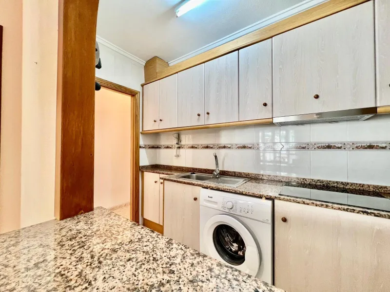 IMPECABLE VIVIENDA DE 2 HABITACIONES + PARKING EN PLENA AVENIDA DE LAS HABANERAS, A TAN SOLO 450m DE LA PLAYA