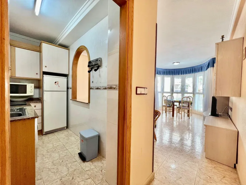 IMPECABLE VIVIENDA DE 2 HABITACIONES + PARKING EN PLENA AVENIDA DE LAS HABANERAS, A TAN SOLO 450m DE LA PLAYA