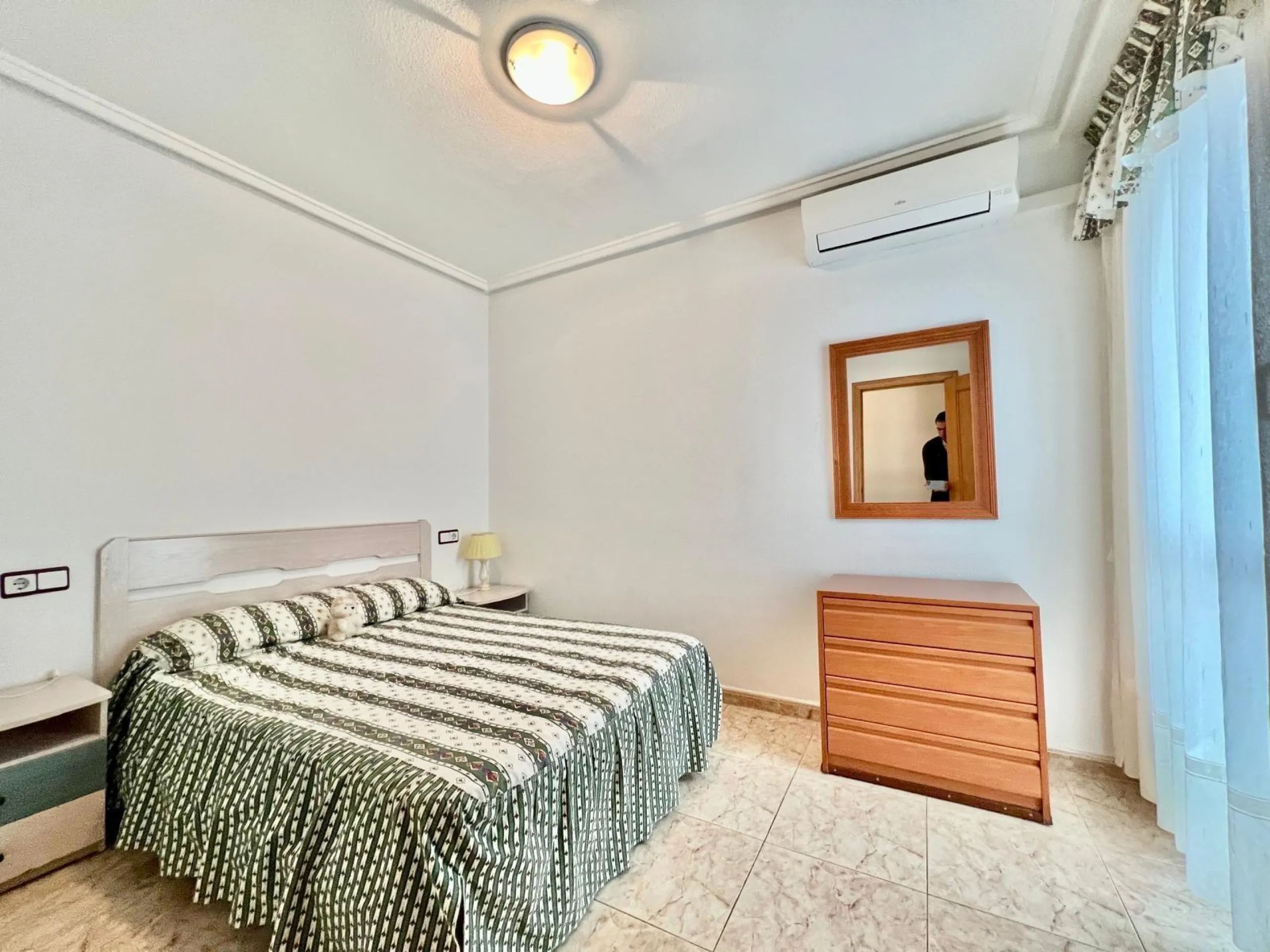 IMPECABLE VIVIENDA DE 2 HABITACIONES + PARKING EN PLENA AVENIDA DE LAS HABANERAS, A TAN SOLO 450m DE LA PLAYA