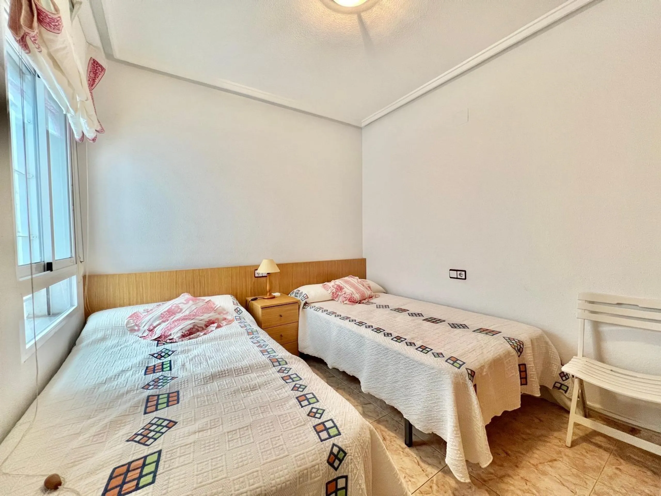 IMPECABLE VIVIENDA DE 2 HABITACIONES + PARKING EN PLENA AVENIDA DE LAS HABANERAS, A TAN SOLO 450m DE LA PLAYA