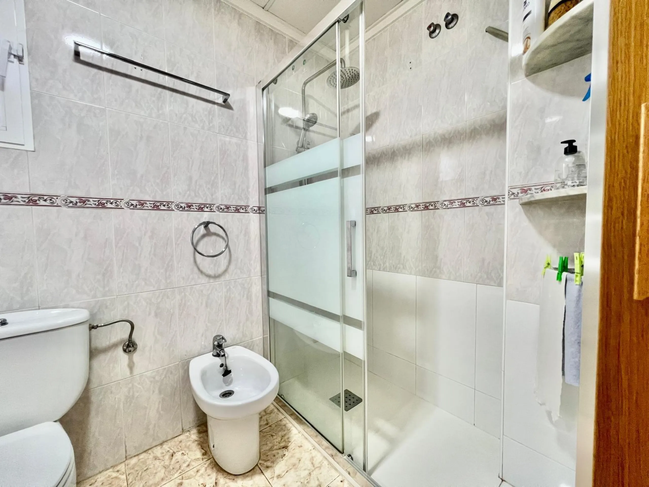 IMPECABLE VIVIENDA DE 2 HABITACIONES + PARKING EN PLENA AVENIDA DE LAS HABANERAS, A TAN SOLO 450m DE LA PLAYA